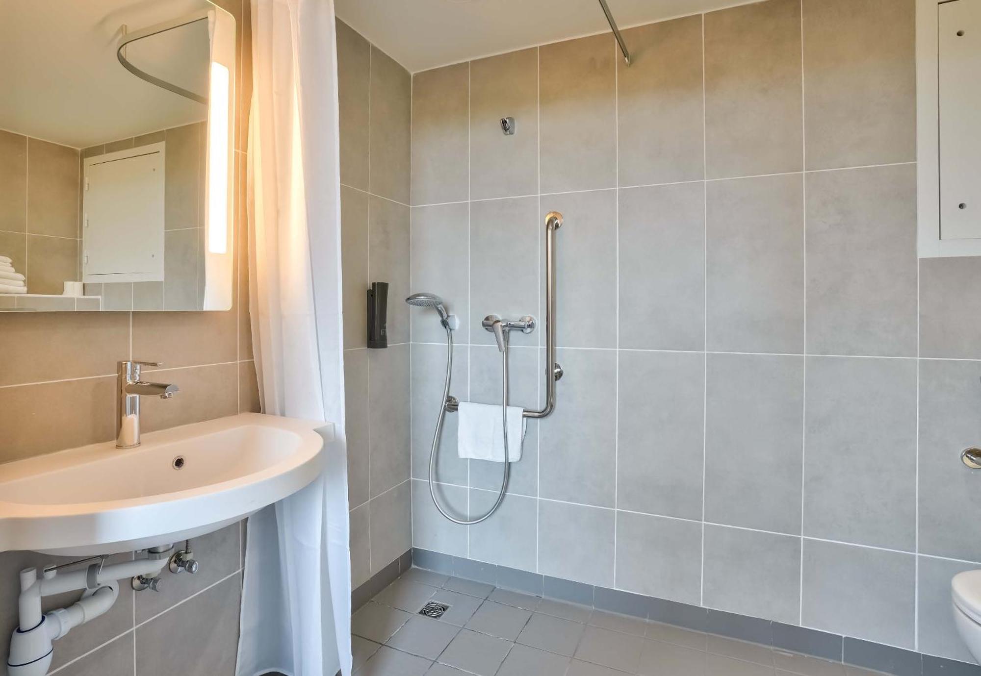 B&B Hotel Paris Porte D'Orleans Montrouge Exterior photo